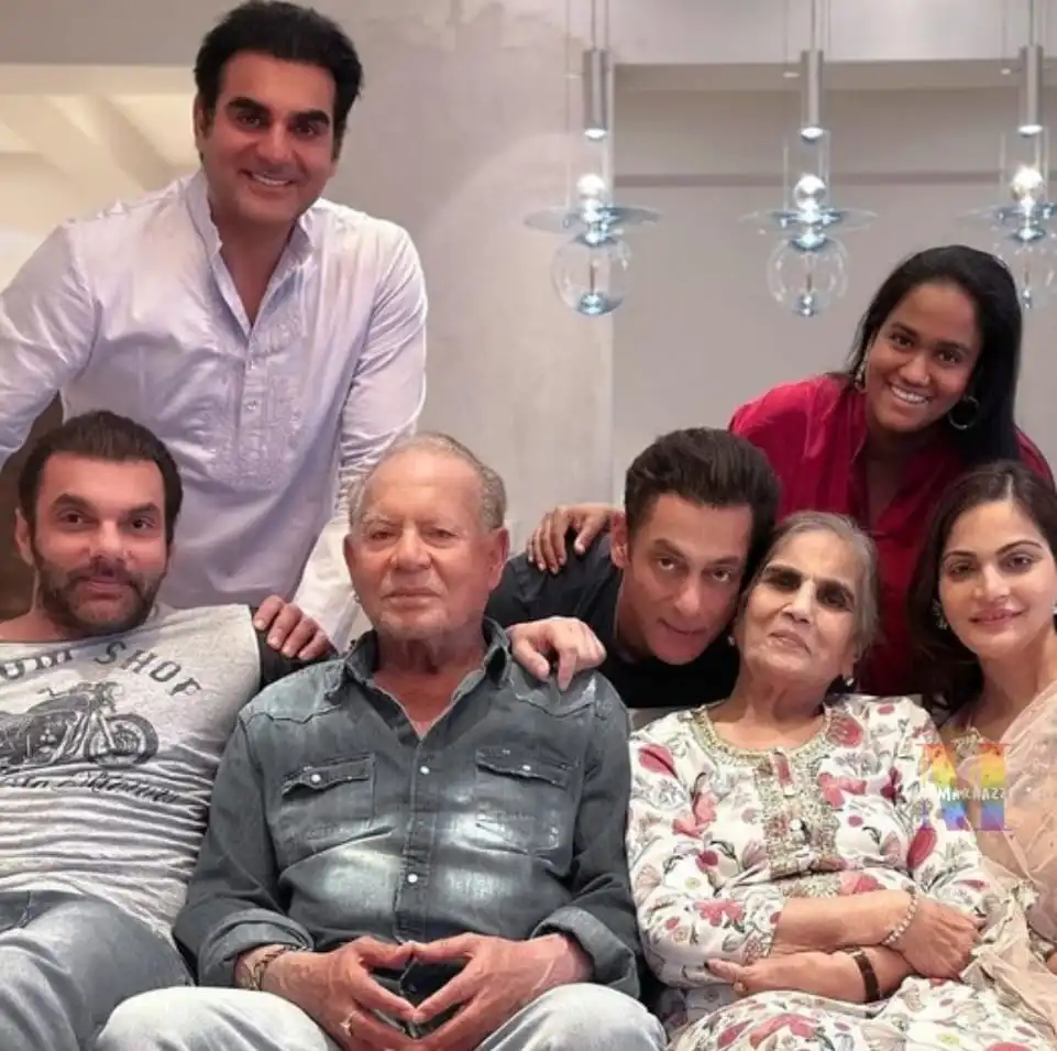 Salman Khan treats fans to precious family pic on Eid-ul-Adha 2023