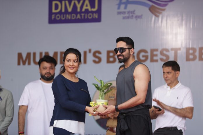 Amruta Fadnavis's Cleanup initiative with Ayushmann Khurrana