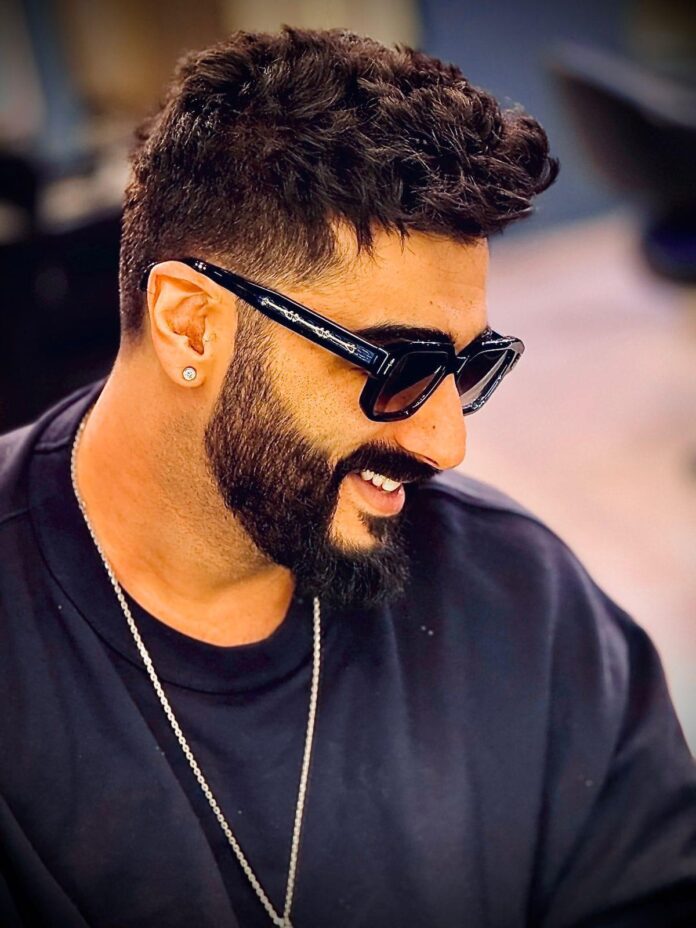 Arjun Kapoor flaunts his new look